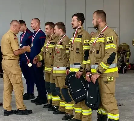 Pomorscy strażacy na podium: brąz w biegu po schodach w Gdańsku