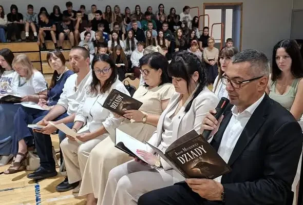 Narodowe Czytanie „Dziadów” w Legnickim Polu – literatura połączyła pokolenia