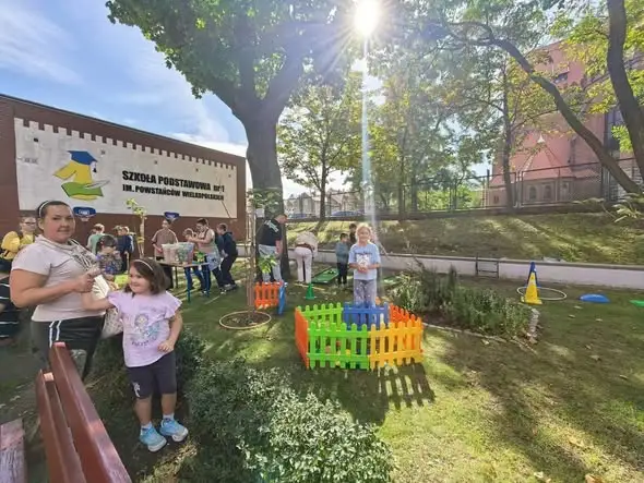 Legnica: Festyn „Rodzina na TAK” w SP1 – podziękowania i zbiórka dla Konrada