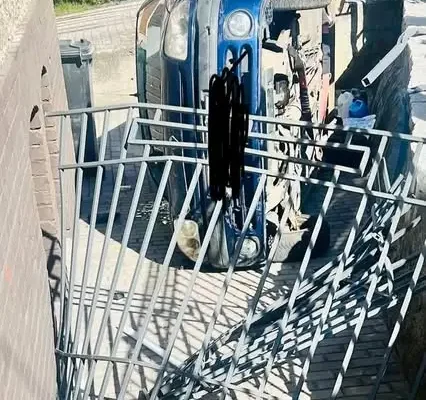 Kolizja przy szkole w Tyńcu Legnickim – interweniowały służby