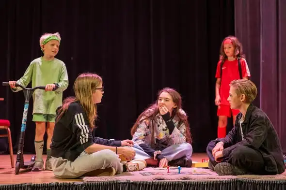Siedliska: Teatralne śledztwo w sprawie zniknięcia pomnika