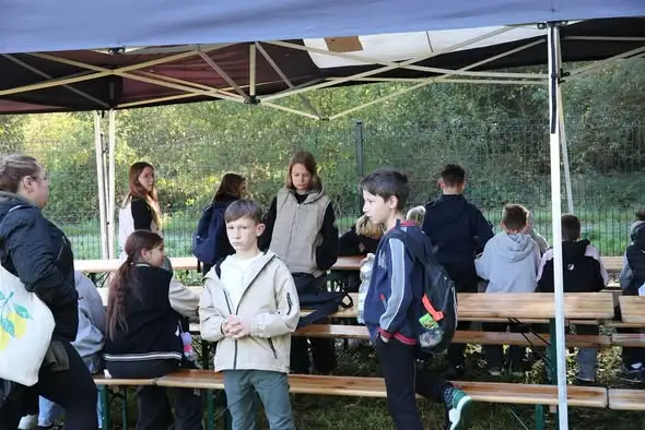 Kunice: Ognisko i lekcja przyrody połączyły pokolenia w ramach Odnowy Dolnośląskiej Wsi