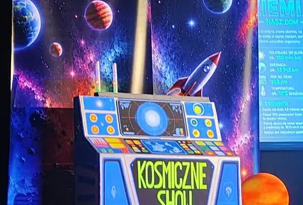 Uczniowie z Krotoszyc w podróży przez Układ Słoneczny – relacja z kosmicznego spektaklu
