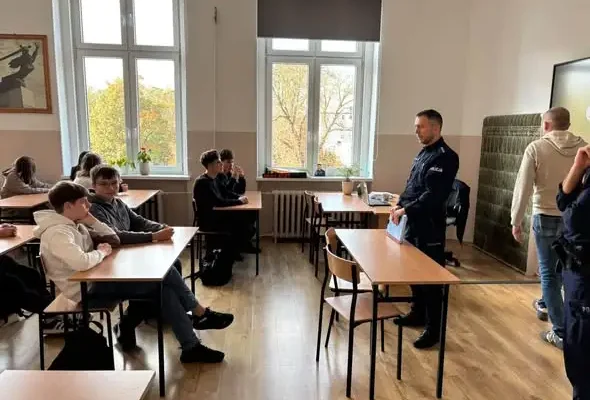 Uczniowie z Chojnowa uczyli się, jak bezpiecznie poruszać się w internecie
