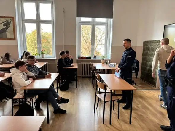 Uczniowie z Chojnowa uczyli się, jak bezpiecznie poruszać się w internecie
