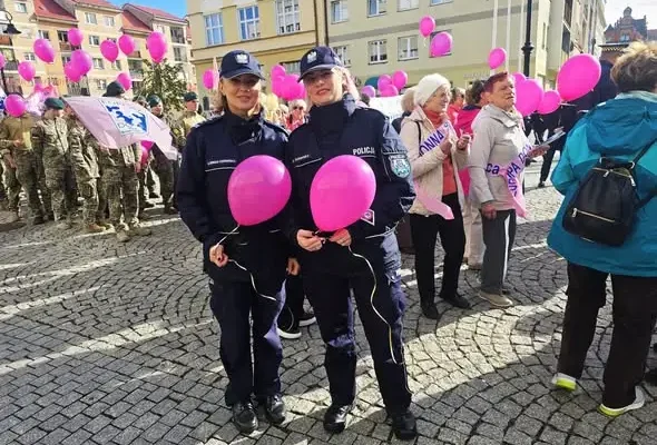 Różowy Marsz Ku Zdrowiu przeszedł ulicami Legnicy