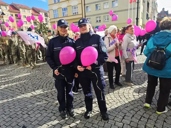 Różowy Marsz Ku Zdrowiu przeszedł ulicami Legnicy