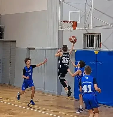 Kadeci Sparty Legnica pokonali AK Orły II Wrocław 83:69