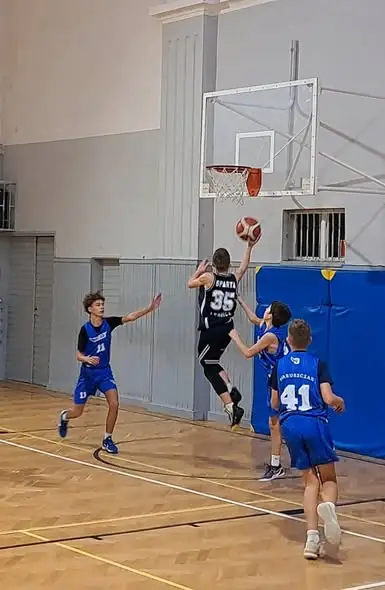 Kadeci Sparty Legnica pokonali AK Orły II Wrocław 83:69