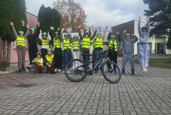50 kasków rowerowych od Ministerstwa Infrastruktury dla uczniów szkoły